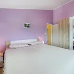 Apartamento 3 Bedroom Gorgeous In Muntić