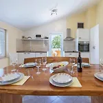 Apartamento 3 Bedroom Gorgeous In