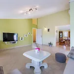 Apartamento 3 Bedroom Gorgeous In