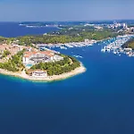 3 Bedroom Gorgeous In Apartamento Muntić