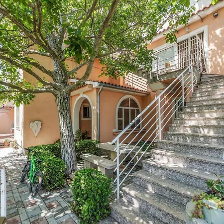 Apartamento 3 Bedroom Gorgeous In
